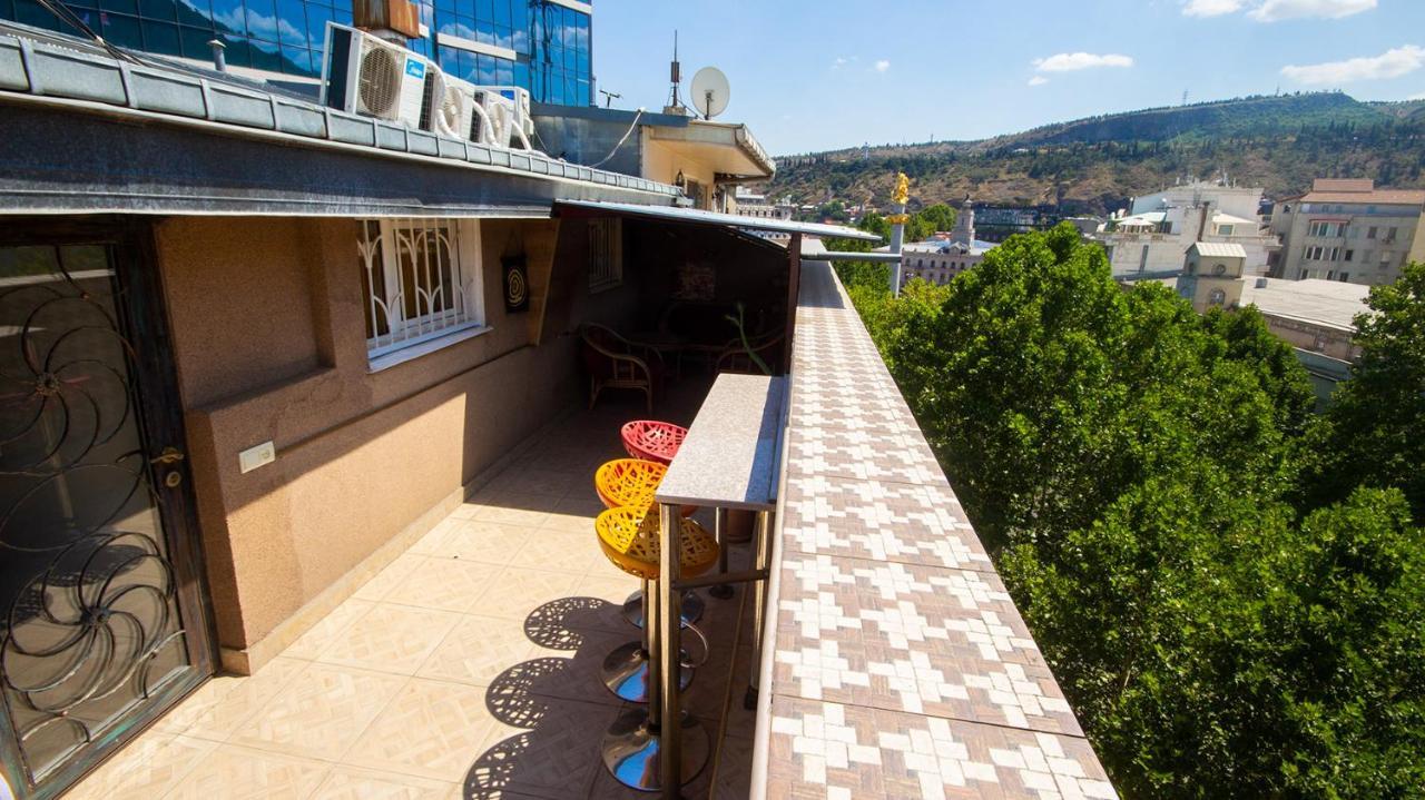 4 Bedroom Apartment On Liberty Square Tbilisi Exterior foto