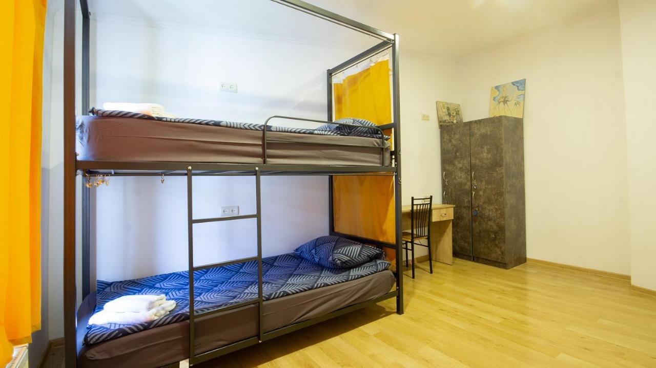 4 Bedroom Apartment On Liberty Square Tbilisi Exterior foto