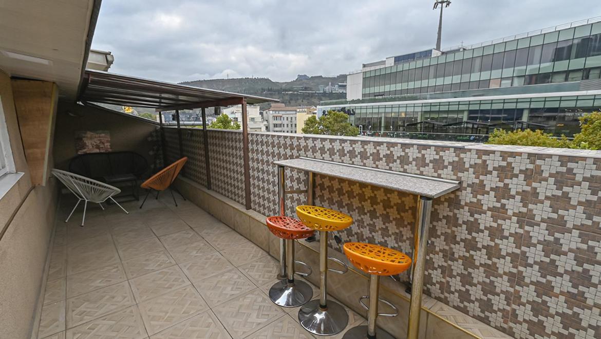 4 Bedroom Apartment On Liberty Square Tbilisi Exterior foto