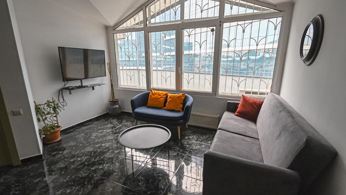 4 Bedroom Apartment On Liberty Square Tbilisi Exterior foto